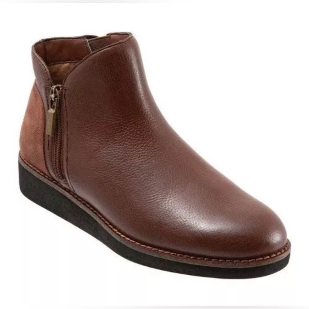 SoftWalk Brown Leather Ankle Booties